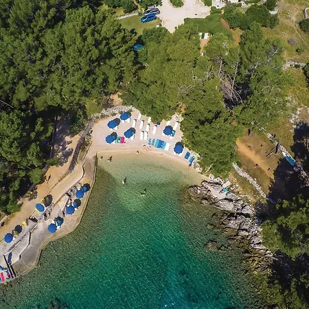 Appartement 3 Bedroom Beautiful In Veli Lošinj