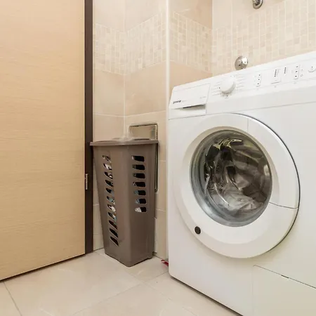 Apartman 3 Bedroom Beautiful In Veli Lošinj
