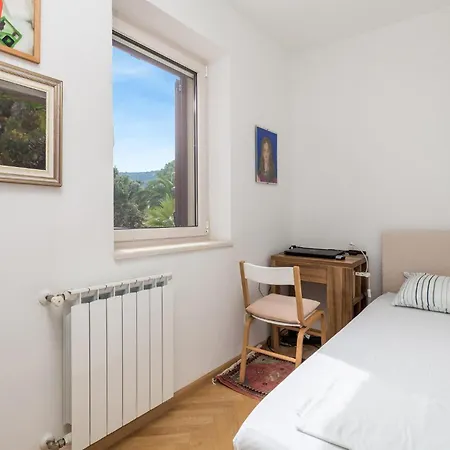 3 Bedroom Beautiful In * Veli Lošinj